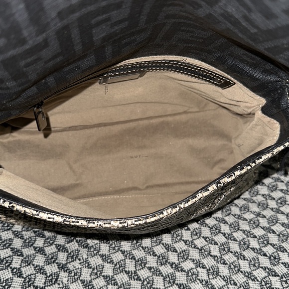 FENDI WOVEN MAMA FOREVER BAGUETTE - Picture 10 of 14